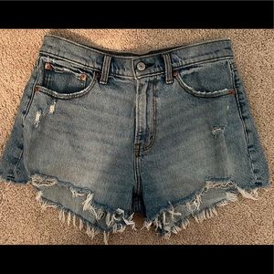 Abercrombie curve love  mid rise mom shorts size 28